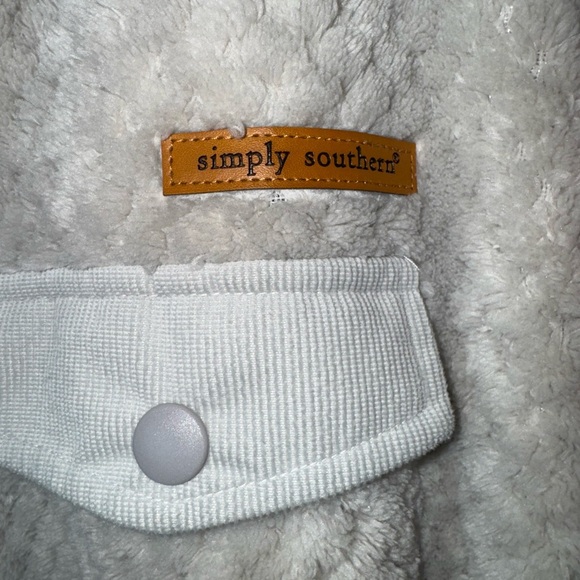 Simply Southern Women’s Fleece Snap Front Closure Shacket Size XL Beige - Picture 2 of 5